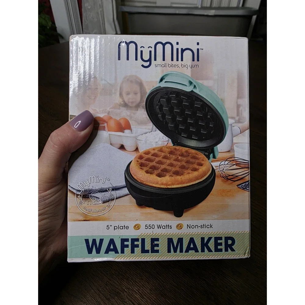 Nostalgia My Mini Waffle Maker 5 Inch Non Stick‎ Teal Compact MWF5TL New B3